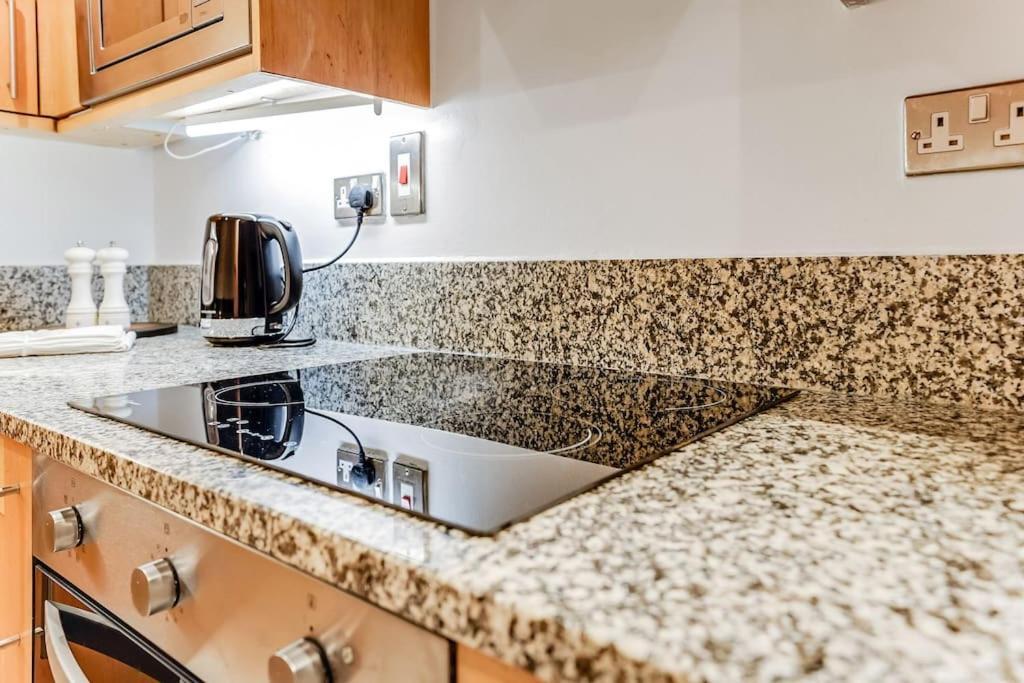 Spacious 1 Bedroom Apt Near Marble Arch Лондон Екстер'єр фото