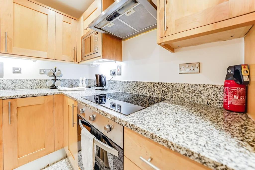 Spacious 1 Bedroom Apt Near Marble Arch Лондон Екстер'єр фото