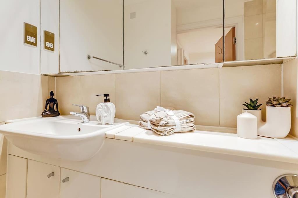 Spacious 1 Bedroom Apt Near Marble Arch Лондон Екстер'єр фото