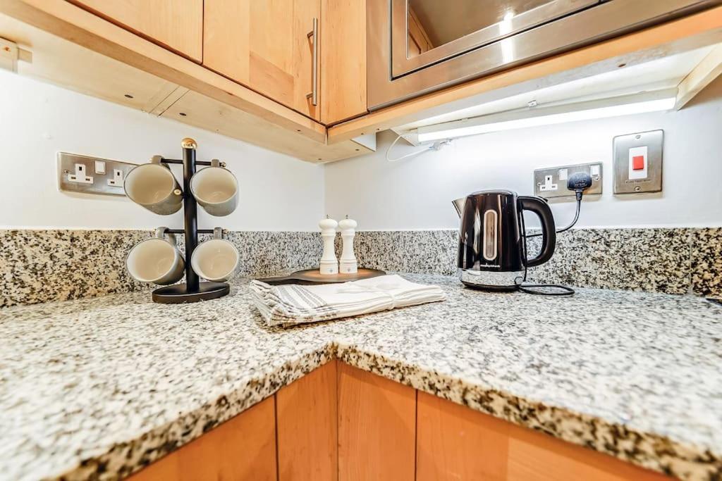 Spacious 1 Bedroom Apt Near Marble Arch Лондон Екстер'єр фото