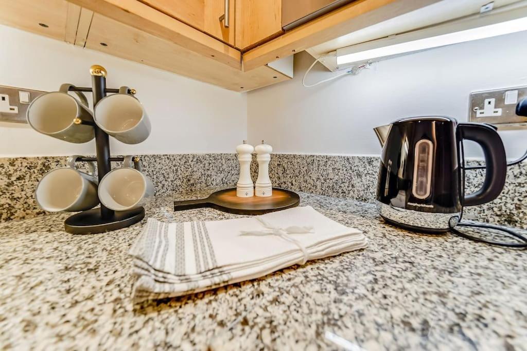 Spacious 1 Bedroom Apt Near Marble Arch Лондон Екстер'єр фото